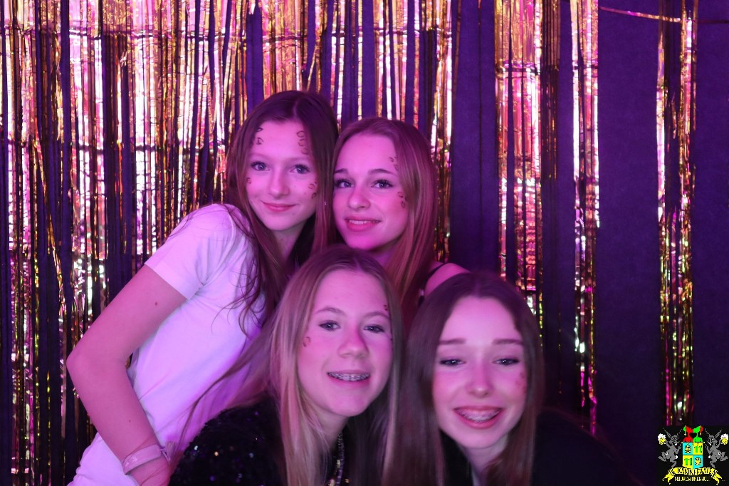 ../Images/Jeugd Opwarmbal Photobooth 373.jpg